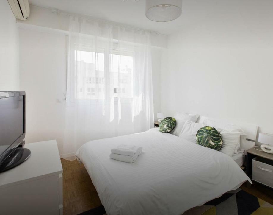 Stunning 2 Bed Flat Nice Front Of The Beach Seaview Apartment ภายนอก รูปภาพ